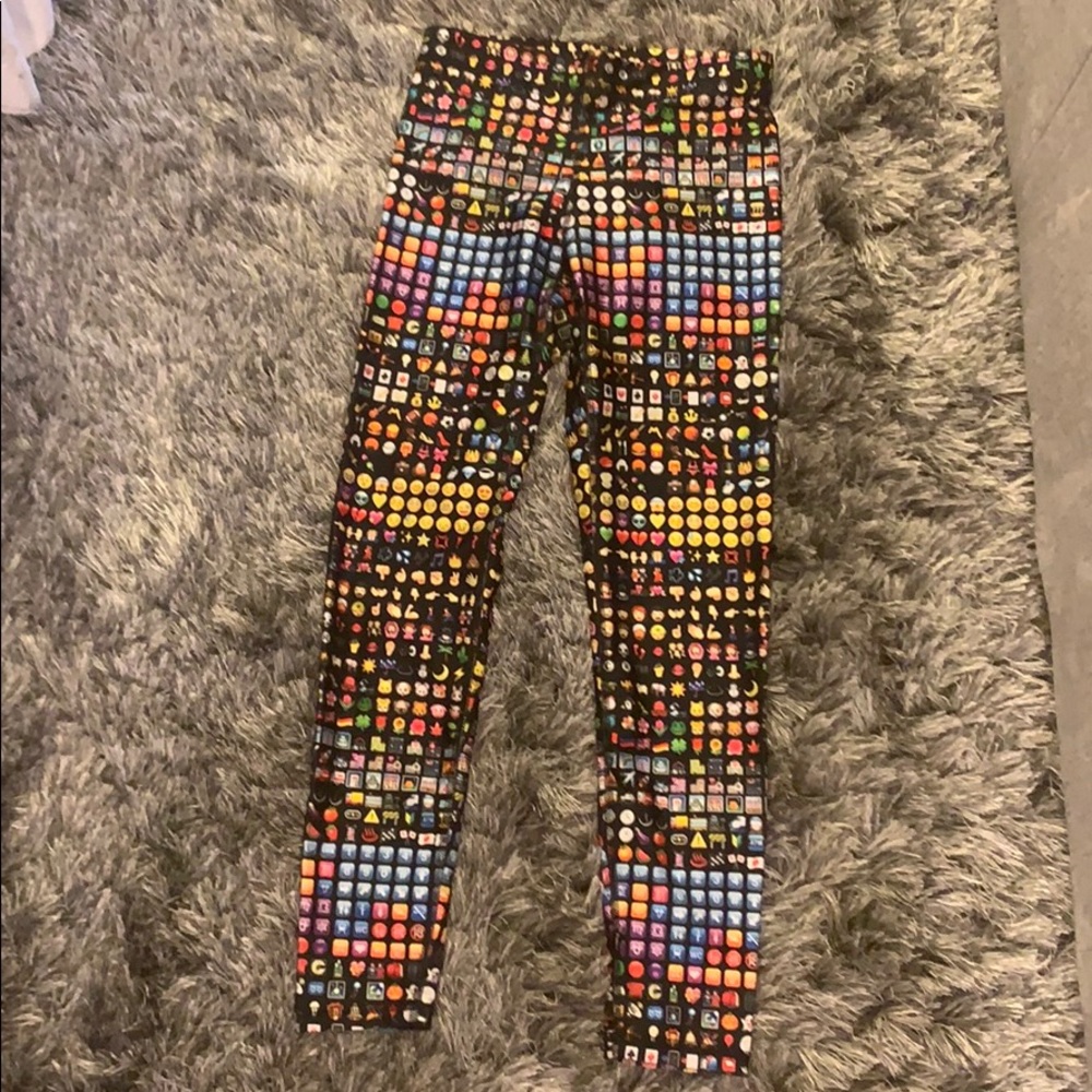 Bandier emoji exercise leggings
